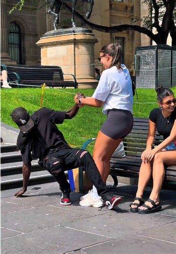 Funny Comedians Making Hilarious Mishaps