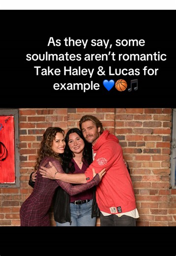 The sweetest friendship in One Tree Hill 💙🏀🎵 #fangirl #onetreehill #oth #lucasscott #chadmichaelmurray @Friends With Benefit Events