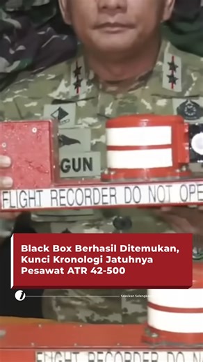 Black box pesawat ATR 42-500 berhasil ditemukan dan dievakuasi ke Posko Operasi SAR, Desa Tompo Bulu, Kabupaten Pangkep, Sulawesi Selatan (Sulsel). Black box tersebut ditemukan di lereng Gunung Bulusaraung sekitar pukul 11.00 Wita pagi tadi. Black box yang dibawa oleh tim khusus (timsus) itu tiba menjelang petang di Posko Operasi SAR. Selanjutnya Black box tersebut akan diserahkan kepada Komite Nasional Keselamatan Transportasi. Simak berita lainnya di tvonenews.com #HardNews_Bencana #FlashOne #