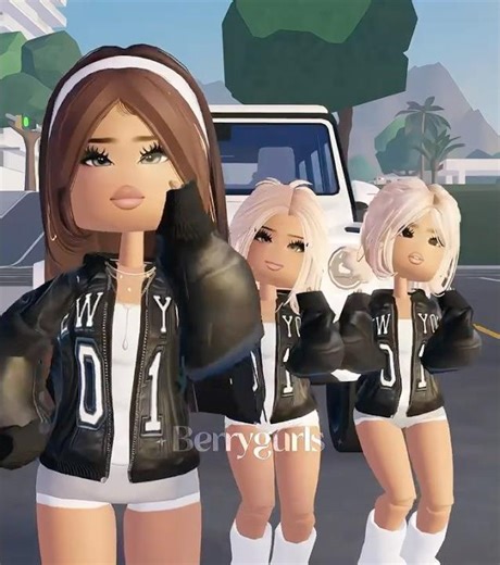 FOR ME?😝 w/ ‪@Iknowyouloveme13‬ & ‪@Berrygurlscarlet‬ 👀#BERRYGURLS#holly#scarlet#evangeline#trio|