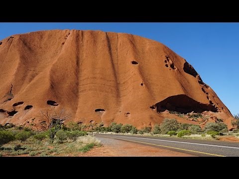 Top 11 things to see and do in Ayers Rock ( Uluru ) Australia