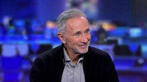 "C'était un metteur en scène très exigeant": 25 ans plus tard, Thierry Lhermitte revient sur le tournage du "dîner de cons"