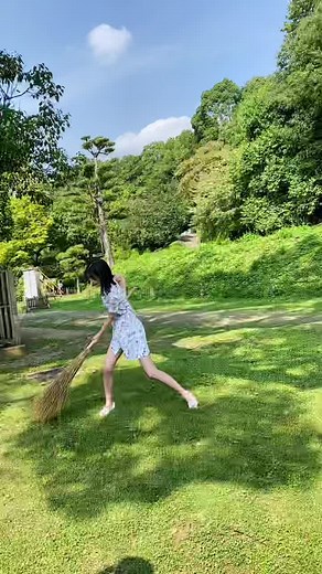 工藤美桜です。TikTok始めました。どうしたらいいのかわからないので、写真集のオフショット動画のせてみます。こんな感じの人です。よろしくお願いします☺︎ #工藤美桜