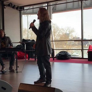 Here’s a look at Ted’s LIVE performance of Gethsemane at our 2019 #JesusChristSuperstar European Tour Press Conference at the Musical Dome - Köln in Cologne, Germany, 28 March. Enjoy! 🌟🇩🇪🎸 Jesus Christ Superstar - Peep Arrow Jesus Christ Superstar Rockopera Mehr-BB Entertainment | Ted Neeley