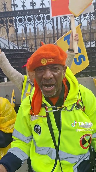 Houses of Parliament, pay your security staff and give them back their annual leave! #PCS #PCSonStrike