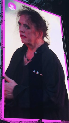 Robert Smith Pinkpop 2026 stage entrance – The Cure live pp26