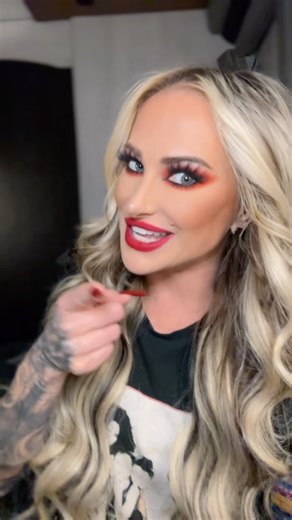 SPRINGFIELD, MO! We're here and we are ready to PAAAARTY 🥳🎉😎 Upcoming dates @butcherbabies & @dedofficial 👇 April 8 - The Regency Live - Springfield, MO* April 10 - Dino’s Hideaway, Farmington, NM* April 12 - The 44 - Phoenix, AZ* | Heidi Shepherd