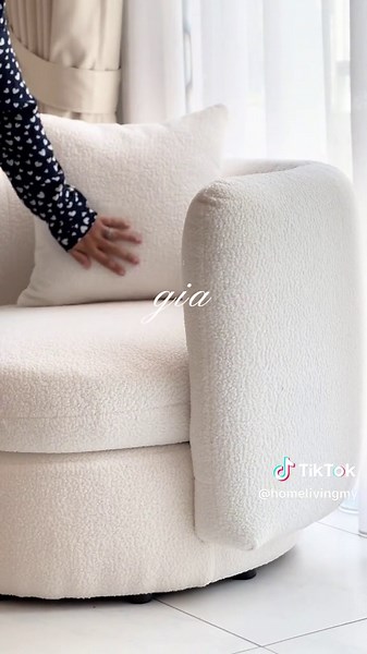 Gia Wingchair: Mewah untuk Modern Interior Anda