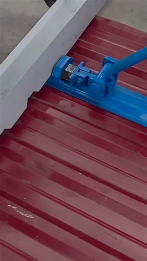 Quel outil permet de couper efficacement et sans difficulté une tôle de toiture ? #Toiture #Tôle #Découpe #Outils #Astuce #france 🥨🇫🇷 | Blog-turquoise67