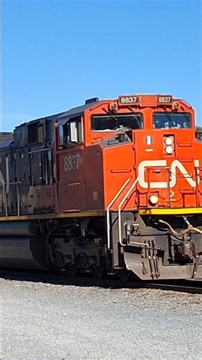 IS THIS E BELL A GRAHAM WHITE OR AN EKYRAIL? (watch full video) #cnrailway #locomotive