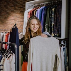 Financial Peer Pressure: How to Stop Overspending Behavior
