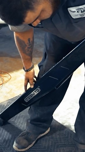 Strengthen your truck’s durability and performance with the Cognito LDG Traction Bar Kit, meticulously designed to reduce axle wrapping or flexing while significantly improving suspension travel for a smoother ride and superior handling. 🎥: @flyin_diesel_performance #levelingkit #liftkit #cognito #cognitomotorsports #motorsports #fyp #foryou #liftedtrucks #lifted #trucklife #gmc #trucks #foxshocks #uca #tractionbar #axle #explorepage #explore | Cognito Motorsports