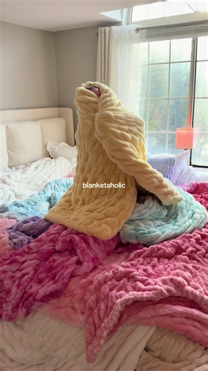 Best Cozy Blanket Picks: How to Make Your Bed Super Cozy
