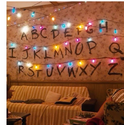 Dustin Henderson Dance Challenge in Stranger Things