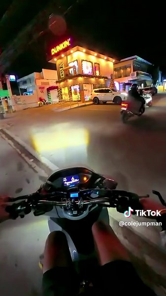 Bengking Donut: Exciting Jet Ski Stunts