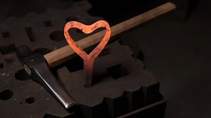 How to forge a slitting chisel by hand