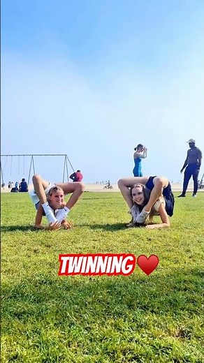 Twinning with Anna McNulty! 🩷 #shorts #contortion #flexibility