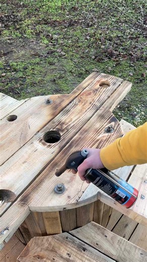 From Cable Spool to Table—Simple and Clever | Astuces du Panda