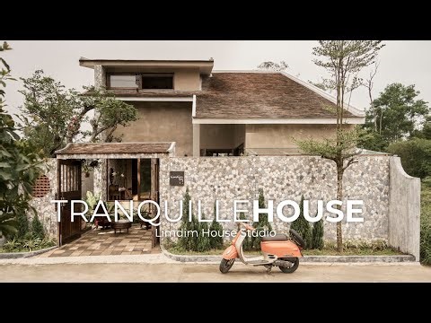 A Rustic Vietnamese House with Clay Tiles & Ancient Soul / Tranquille House