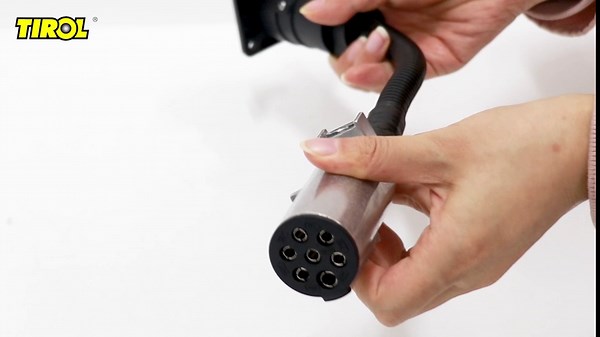 TIROL 7 Pin Round to 7 Pin Rv Trailer Adapter with Mounting Bracket 7 Way Trailer Plug Adapter for Semi Truck Trailer Pickup Truck Tractor Towing