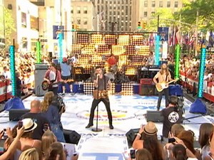 Maroon 5 tells TODAY to ‘Wake Up’