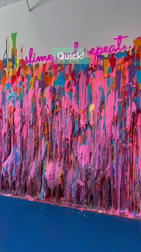 Do you spy a little guest in Chicago’s Slime & Repeat wall? 👀 Did you know there’s about 60,000 pieces of slime on this wall!? 😱 It’s growing every day! Each guest who comes to Sloomoo Institute adds a piece to our slimey history 😎🫶 #sloomoochi #slimeandrepeat #chithings