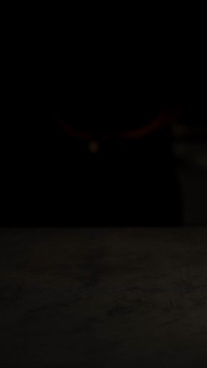 Mussels in White Wine Garlic Sauce 📕Recipe here: ❂ Ingredients: 500g. Fresh mussels Olive oil 150ml White wine 1 Shallot onion 50g. Unsalted butter 1/2 Serrano pepper 1 Branch of cherry tomatoes 2 Gloves of garlic Fresh parsley 1/2 Lemon zest Salt and black pepper to taste ❂ Cooking process: - Preparation: Clean the mussels by scrubbing and removing the beard. Discard any open ones that don’t close when tapped. - Sauté: In a large skillet over medium heat with olive oil add the shallot onion, m