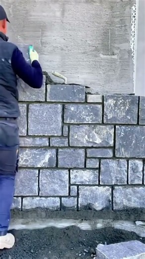 This is how to install stone for building wall layers by expert craftsmen #shorts