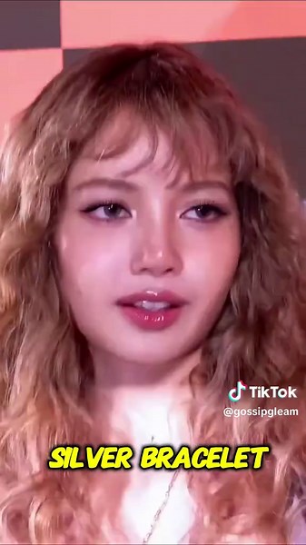 Why did Lisa suddenly change her signature long straight hair to curly locks？No one realized that,in order to successfully attract J-Hope's attention,she had to follow three CP-promotion rules set by YG#fyp #us #celebrities #usa #foryou