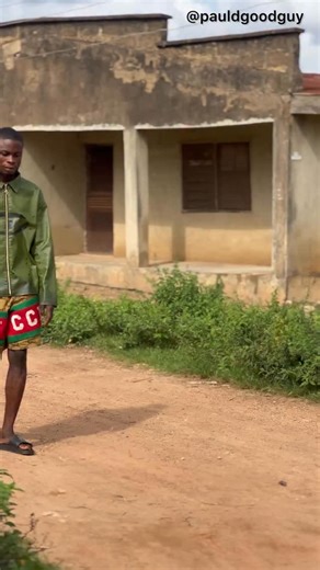 To all the girls collecting COME OVER MONEY and always refuse to show up 🤔🤷🏼‍♂️ . . @mazitundeednut @yabaleftonline @maxiblog_amuludun @krakstv @itshelenpaul @yahoosojaa @officialbiesloaded | pauldgoodguy