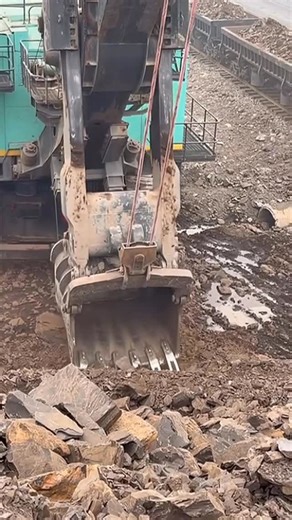 HEAVY MACHINERY PARTS | SPARE PARTS WORLDWIDE on Instagram: "WK10 Rope Shovel in Action 🚜⛏ Real Open-Pit Mining Power** The WK10 rope shovel is one of the most recognizable machines in large open-pit mines. Heavy rock, extreme loads and continuous operation — this is where the WK10 shows its strength. Key features: • Massive mining bucket • Rope-operated boom & stick • Designed for hard-rock excavation • Works with rail or truck loading • High productivity in deep pits and quarries. #WK10 #rope