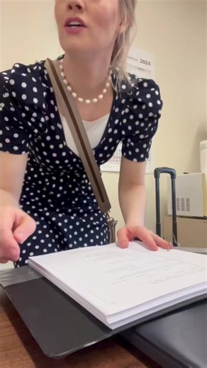 As promised, here’s a demo of how to bind your own transcripts! #entrepreneurialcr #courtreporterpodcast #courtreporter #courtreporting #entrepreneur #businessowner #stenographer #stenography #printandbind #printing #production #productiondepartment #transcript #transcriptproduction