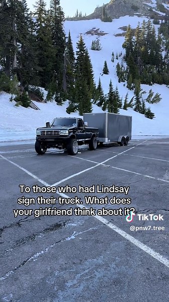Lindsay Bercosky Truck Signing: A Unique Experience for Truck Enthusiasts