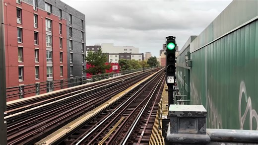 R142 (2) train leaving 174 St