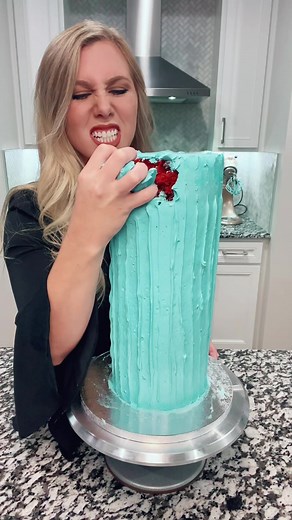 Creepy Monster Mouth Cake Decorating Tutorial