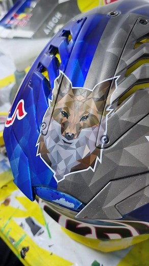 Step-by-Step Helmet Painting Process with Polygons