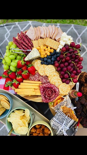 Going on a picnic soon?Here’s an idea for picnic nibbles😋#mzansifoodies #tiktokfoodie #tiktoksouthafrica #tiktokrecipe #fyp #tiktoktrending #picnic