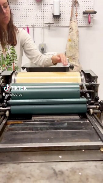 Handmade paper Letterpress 🌴🤍✨ #savethedate #weddinginspo #engaged #letterpress #smallbusiness