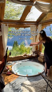 Nuestro romántico loft 😍 tiene una estructura única basada en troncos piedras y raíces. 👉 Ademas cuenta con cocina completa, jacuzzi, techo vidriado para ver las estrellas desde el jacuzzi, deck privado, ropa blanca, servicio de limpieza, losa radiante , hogar a leña y una parrilla en el deck todo esto con una increíble vista al lago. ¡Pero eso no es todo! También tiene bajada directa a la playa y te incluimos un kayak doble para recorrer las playas de traful en pareja 🤍 . . . . . #patagonia 