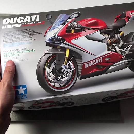 Custom TAMIYA Ducati 1199 Panigale S Model Build
