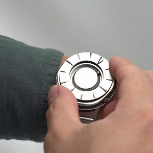 💚Project they love, backed on Kickstarter 🚀 This is a trailer for the latest Eone Switch. #MadeToSwitch You choose how you tell time; use touch or sight. You choose your style; with interchangeable Rings. Your timepiece says a lot about you, so choose your message and let the Switch do the talking. | Eone