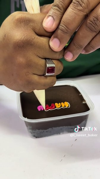 Deco mini box fancy today!! So colourful😍 Arrr cantiknya💯 Sesuai untuk gift birthday, anniversary, atau apa2 event✨✨ #deco #fyp #handwriting #colourful #cake