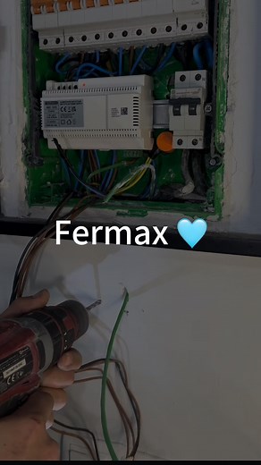 Daniel rojas constructipp on Instagram: "75 AÑOS de experiencia los respaldan.. (parte 2) instalación de vídeo portero fermax KIT WAY-FI 2 hilos 🧵"