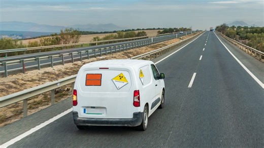 Vías reservadas para automóviles: ¿quién puede circular por ellas realmente?