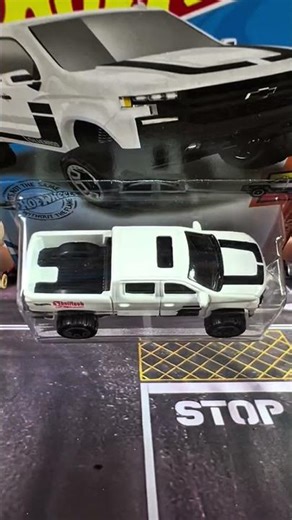 2019 Chevy Silverado Trailboost LT HOTWHEEELS #automobile #hotwheels #shorts