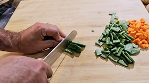 Transkarpatische Suppe mit grünen Bohnen! Leckere Bohnensuppe mit Wurst!