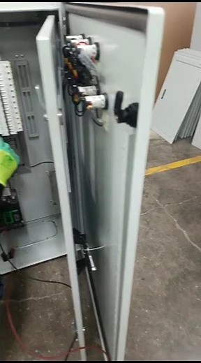 High Voltage Dielectric Test at 2.5kV AC–1Sec#electrician #dielectrictest #2.5kV test #panel testing