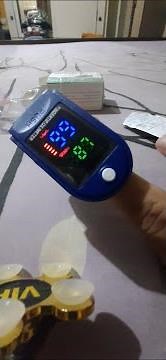 How to use Pulse Oximeter Fingertip Lk87 correctly.