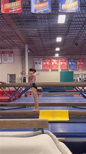 More 𝕤𝕥𝕒𝕟𝕕𝕚𝕟𝕘 𝕗𝕦𝕝𝕝 spam. Took away the panel mats 🤗 Happy National Gymnastics Day! 🩷🤸🏻‍♀️ . . . #jemmagraceoie #11yearoldgymnast #beam #standingfull #progress #gymnastofinstagram #gymnast #lifeinaleo | ☆ Jemma Oie ☆
