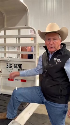 2K views · 741 reactions | “Works pretty slick!” Here’s how our beloved floating gate works (in 57 seconds).  ‼️ Want to have a floating gate for your operation? Explore the link in our bio. #trailer #cowboy #ranch #ranching #agriculture #cattle #cowgirl #ranchlife #livestock | Big Bend Trailers | Facebook